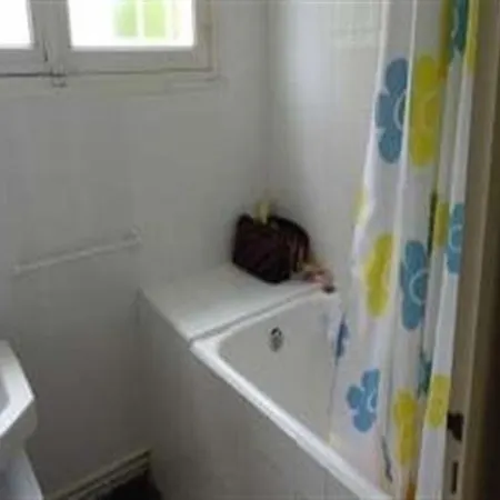 House Jullouville, Pavillon De Plain Pied A 200 Metres De La Plage